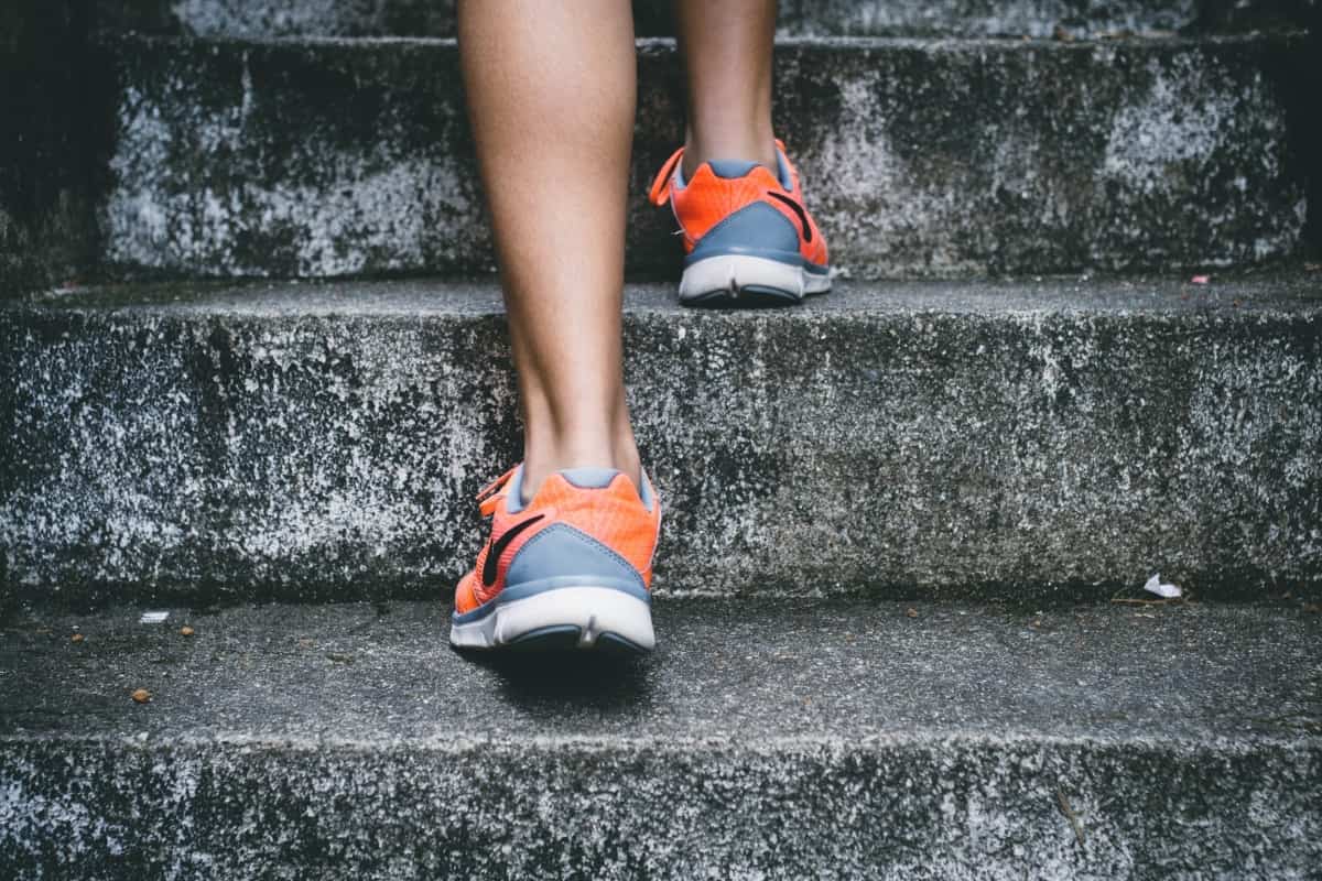 setting and keeping new year's resolutions 
