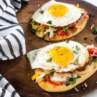 Breakfast Naan Pizzas