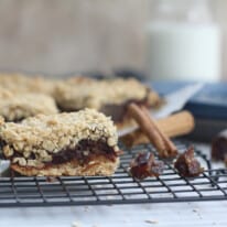 Healthy Oatmeal Date Bars